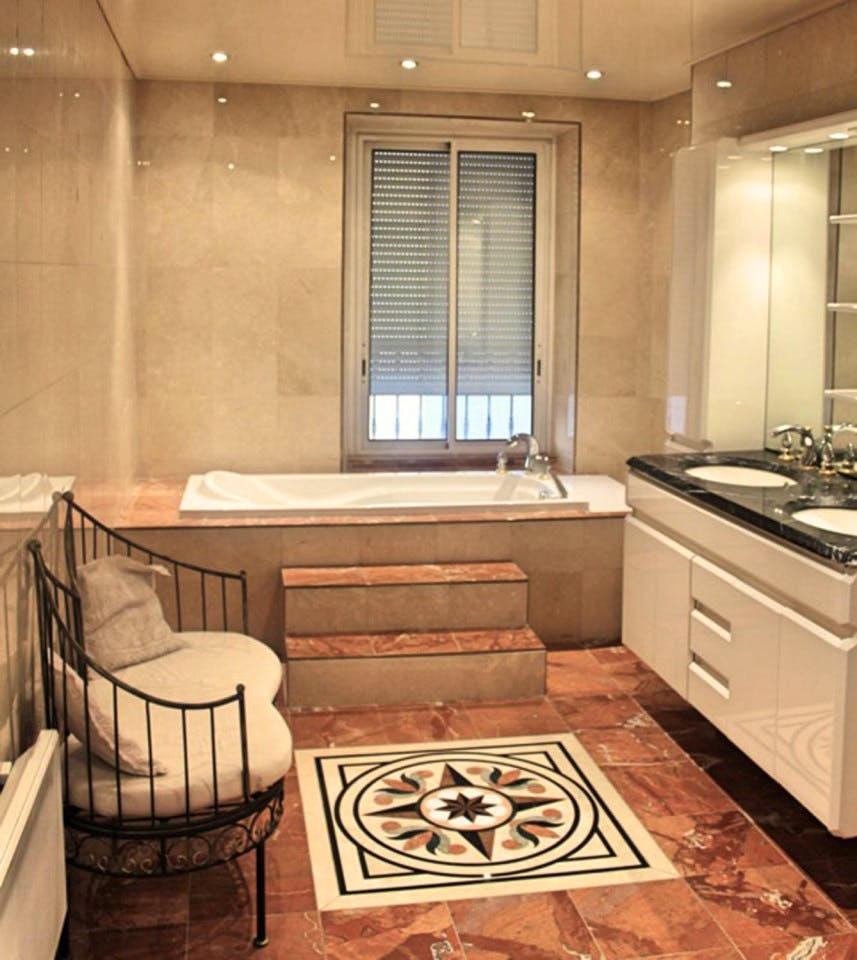 Large Suite With Bathroom - 40m² - MA8 - 10