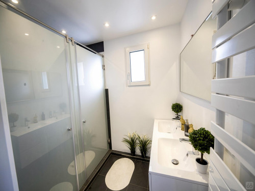 Apartment equipped and furnished with care located near the Esplanade