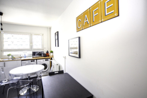 Apartment equipped and furnished with care located near the Esplanade