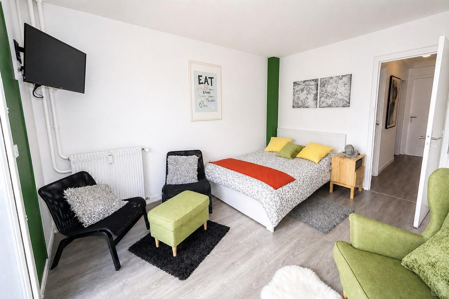 Spacious And Luminous Room - 16m² - ST4 - 1