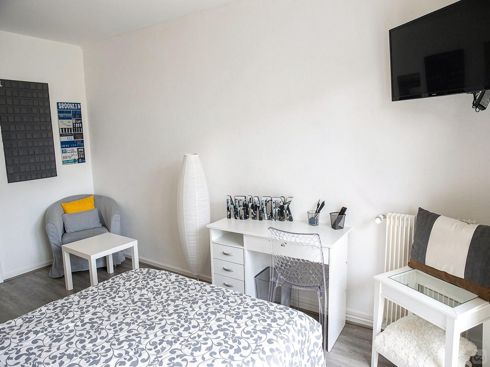  Spacious And Cosy Room - 13m² - ST3  -  Apartment equipped and furnished with care located near the Esplanade  - Gallery -  2