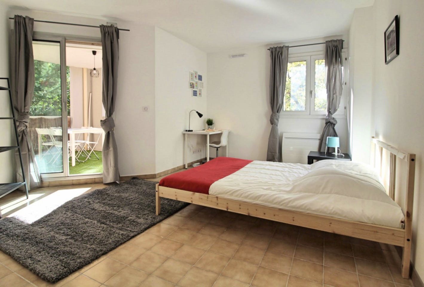 Spacious And Comfortable Room - 17m² - MA15 - Superb apartment ideally located in Marseille Home - Gallery - 4