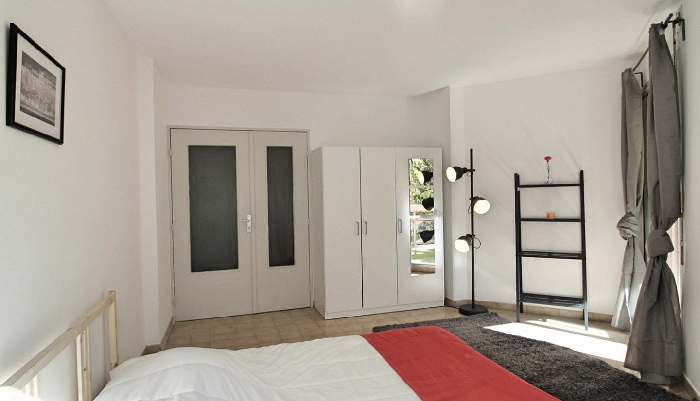 Spacious And Comfortable Room - 17m² - MA15 - Superb apartment ideally located in Marseille Home - Gallery - 14