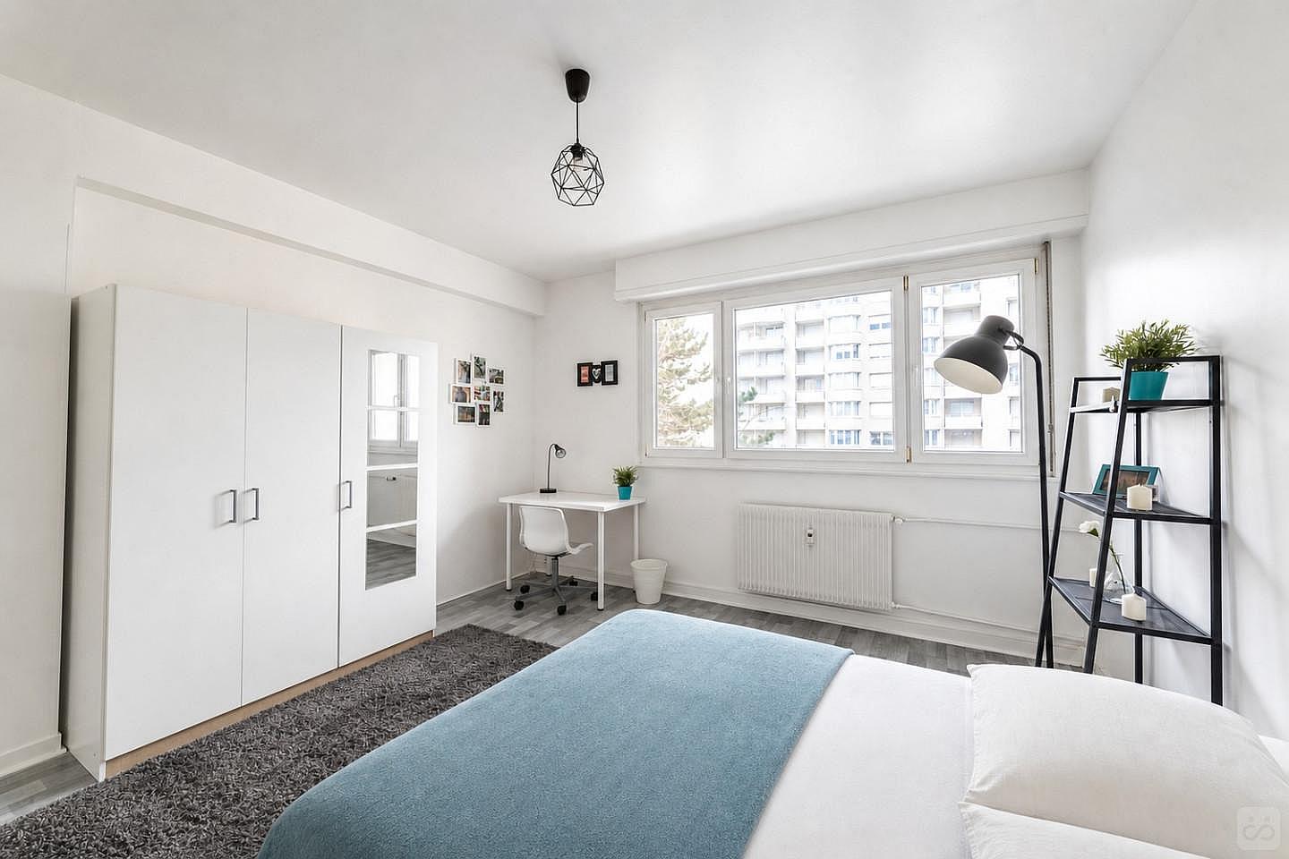 Large Bright Room - 16m² - ST22 - 2