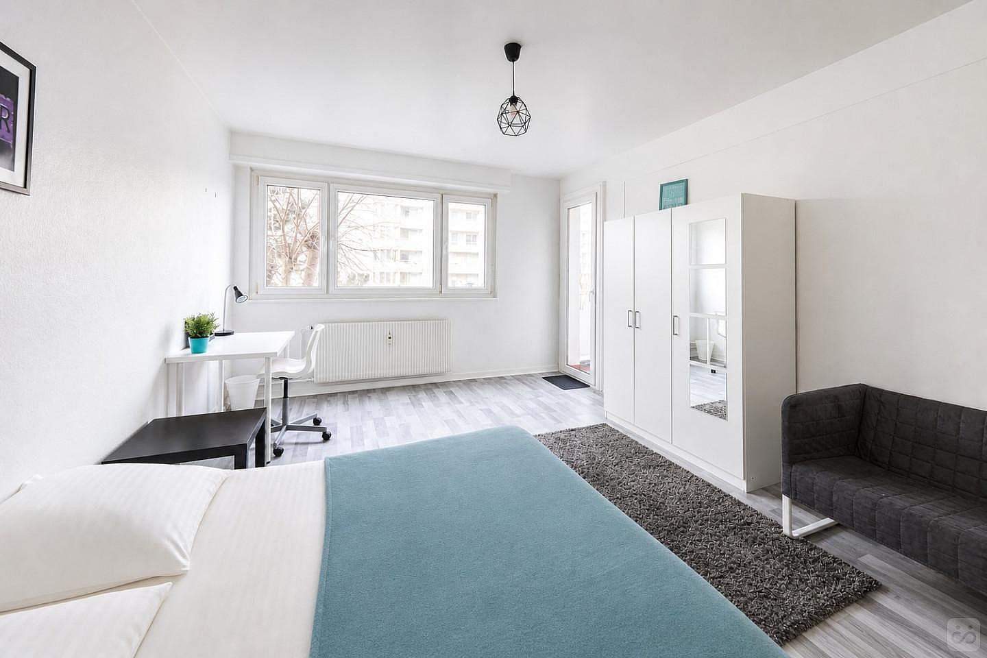 Spacious And Luminous Room - 20m² - ST21 - 2