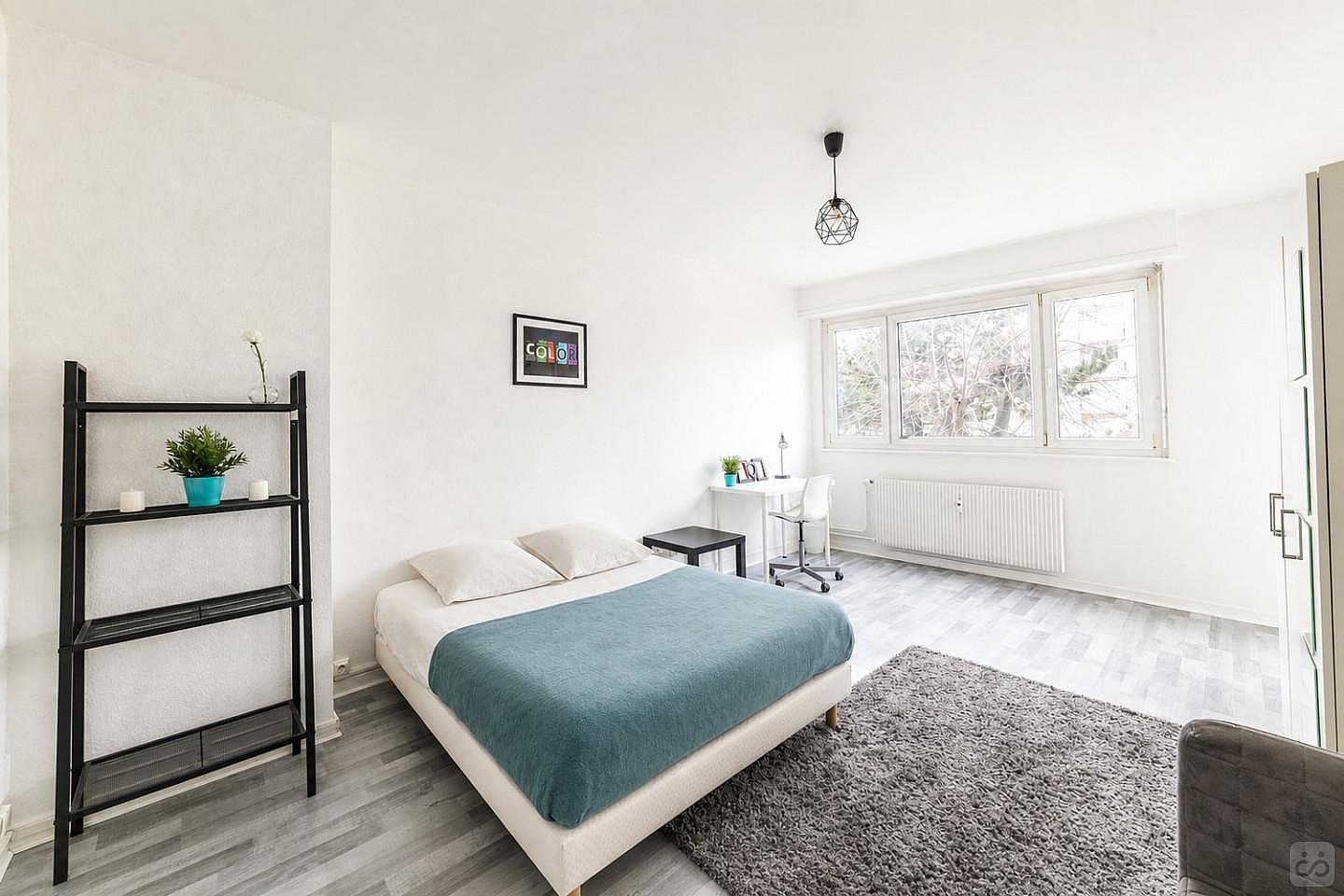 Spacious And Luminous Room - 20m² - ST21 - 1