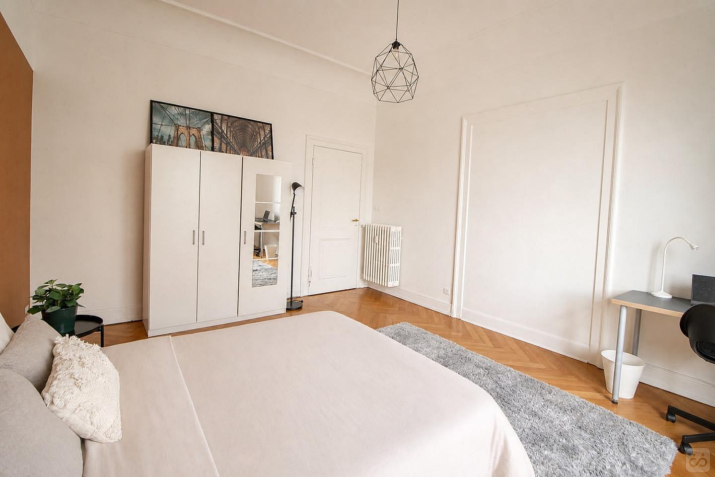 Large Bright Room - 22m² - ST45 - 2