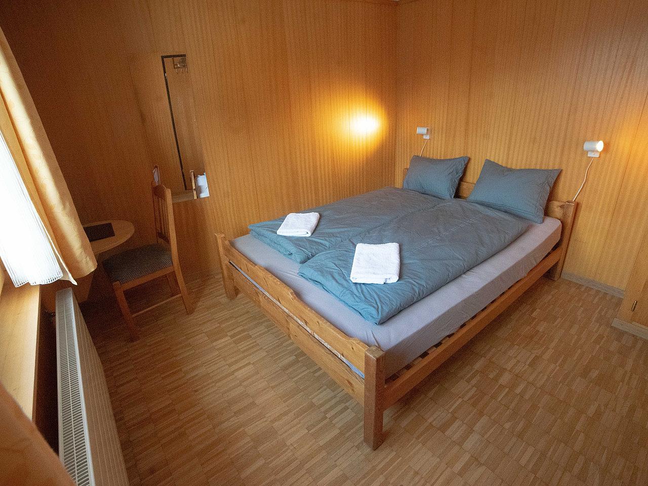 Double Room W/ Private Bathroom  -  Remote Comfortable House w/ Workspaces + Yoga + Mountain Views  - Gallery -  13