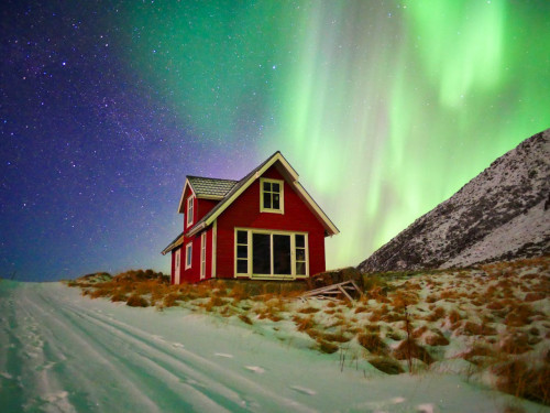 Traditional Lovely House w/ Coworking + Outdoor Areas + Outstanding Views