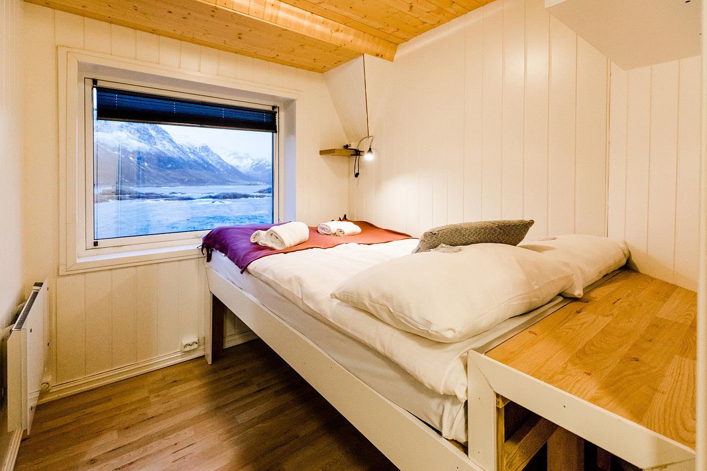  Modern Private Room  -  Traditional Lovely House w/ Coworking + Outdoor Areas + Outstanding Views  - Gallery -  10