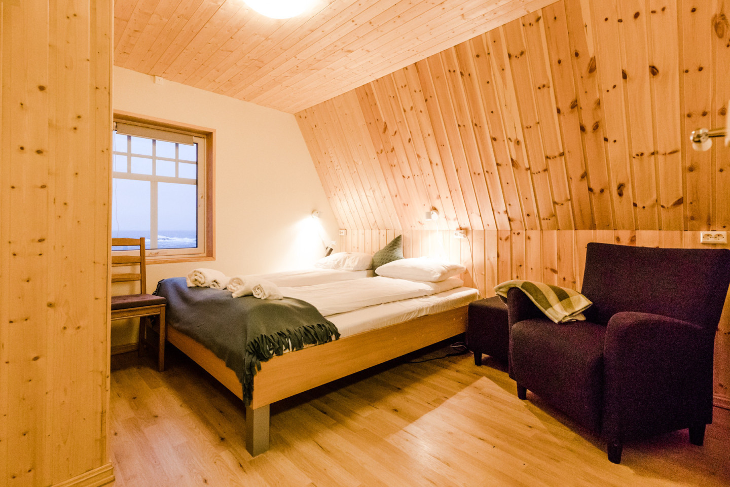  Modern Private Room  -  Traditional Lovely House w/ Coworking + Outdoor Areas + Outstanding Views  - Gallery -  8