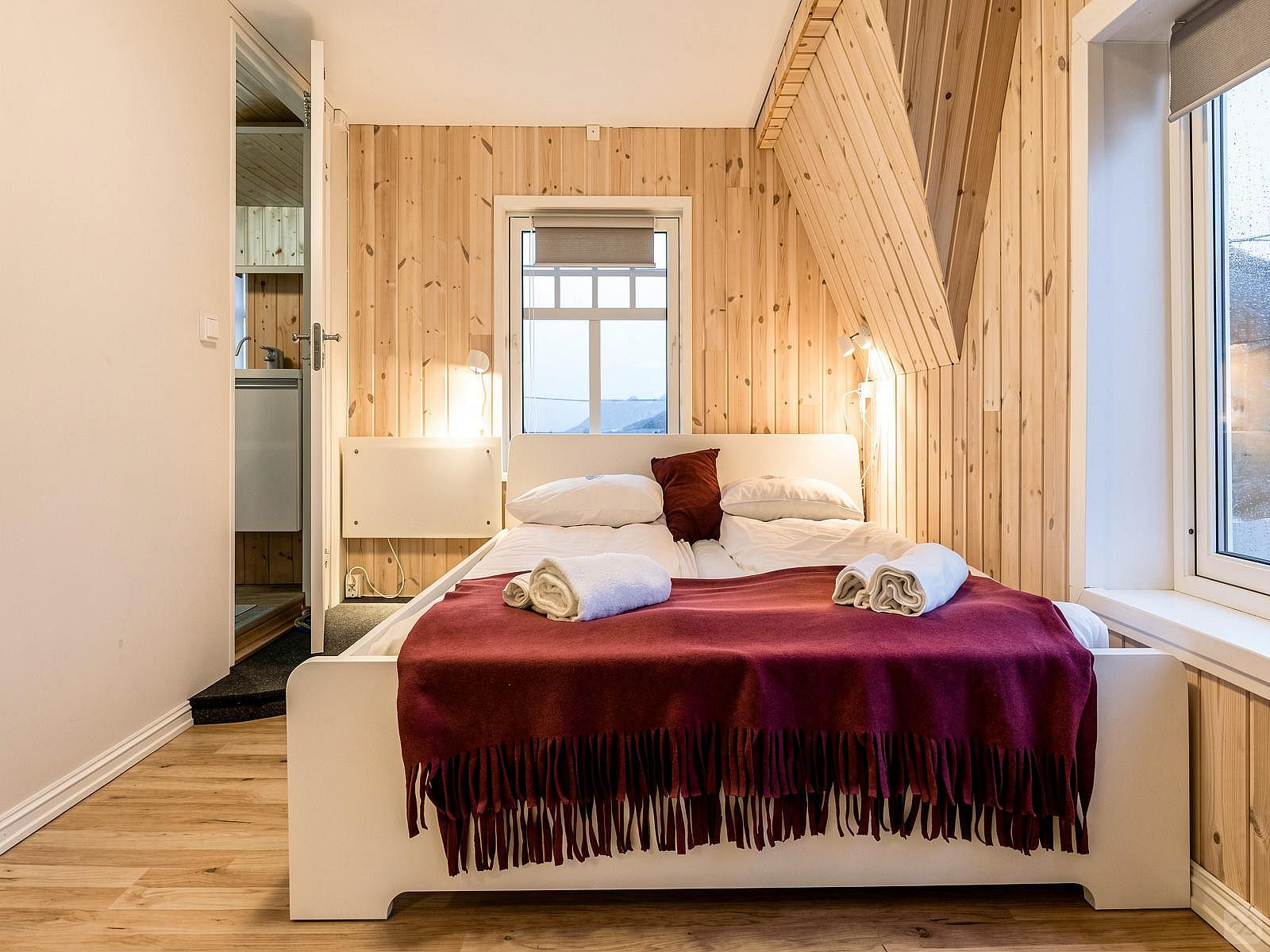  Modern Private Room  -  Traditional Lovely House w/ Coworking + Outdoor Areas + Outstanding Views  - Gallery -  24