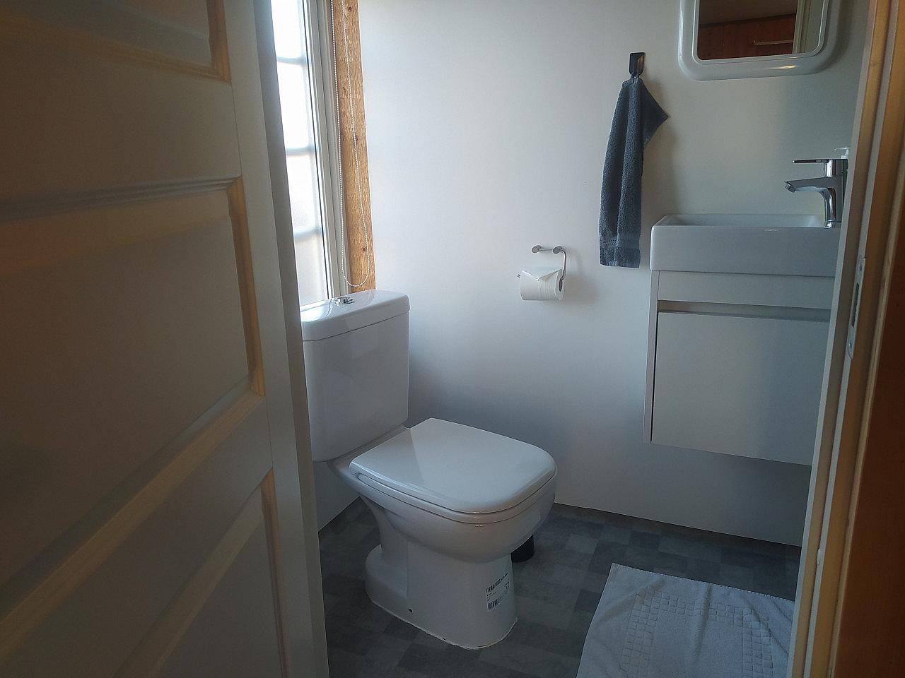  Fishermen Style Room  -  Traditional Lovely House w/ Coworking + Outdoor Areas + Outstanding Views  - Gallery -  4