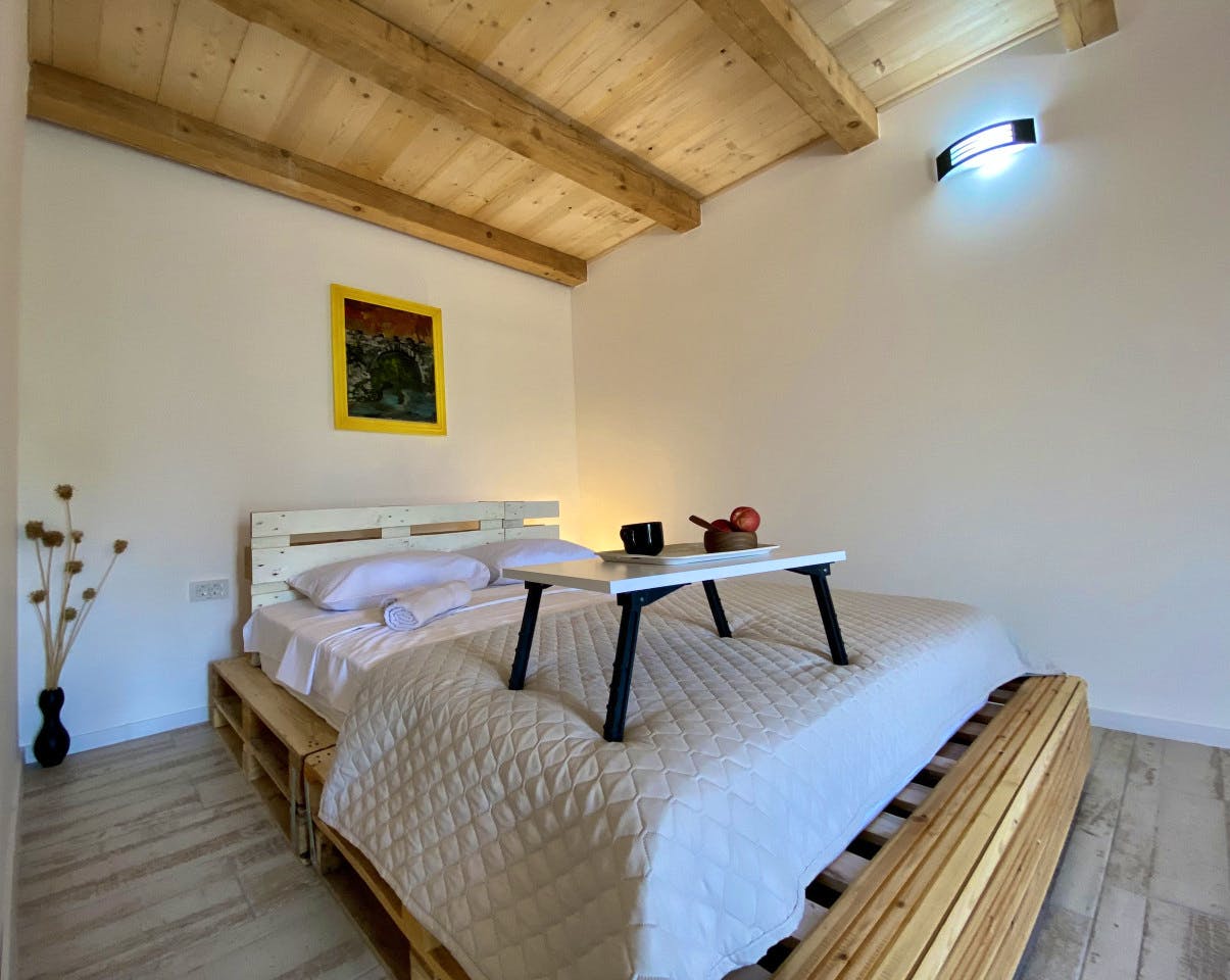 Njegos Room - 13