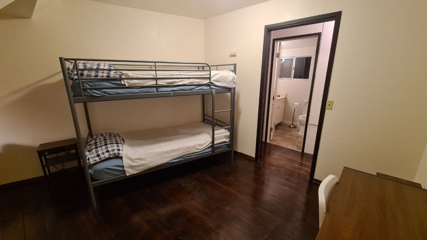  Bed In A 2-Bed Mixed Gender Room  -  Traditional Stylish House w/ Workspaces + Outdoor Space + Meeting room  - Gallery -  38