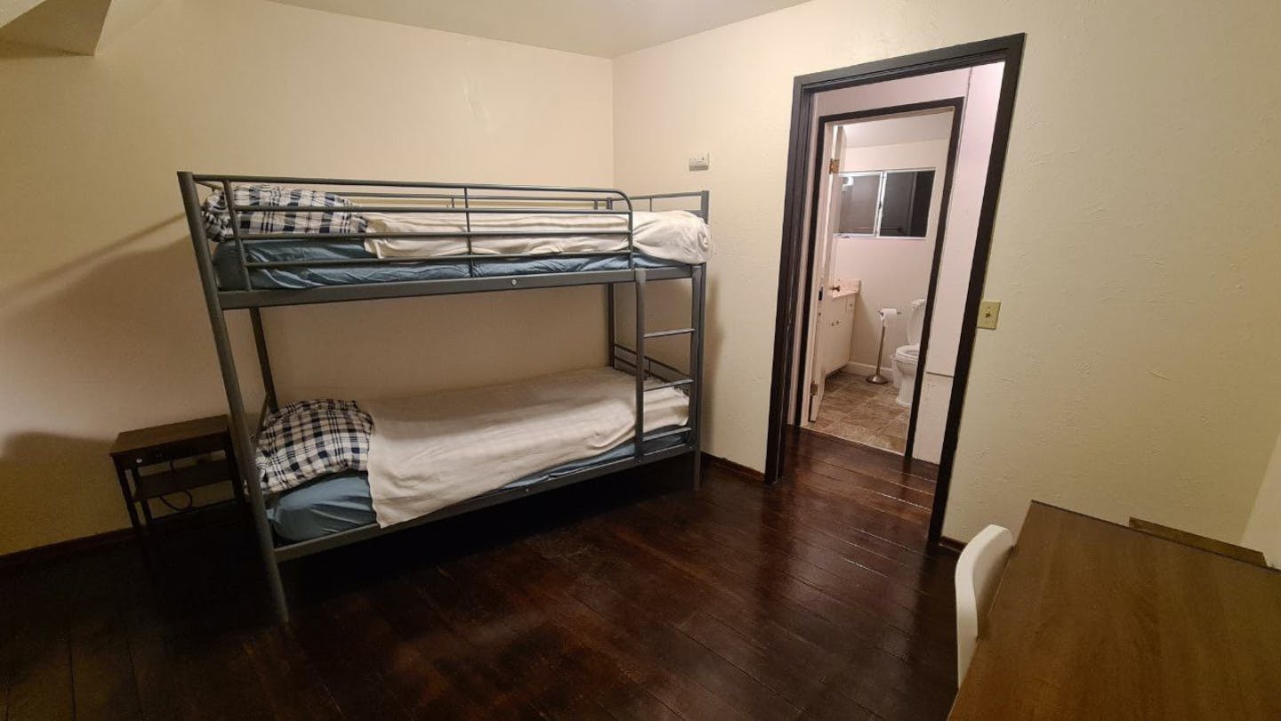  Bed In A 2-Bed Mixed Gender Room  -  Traditional Stylish House w/ Workspaces + Outdoor Space + Meeting room  - Gallery -  7