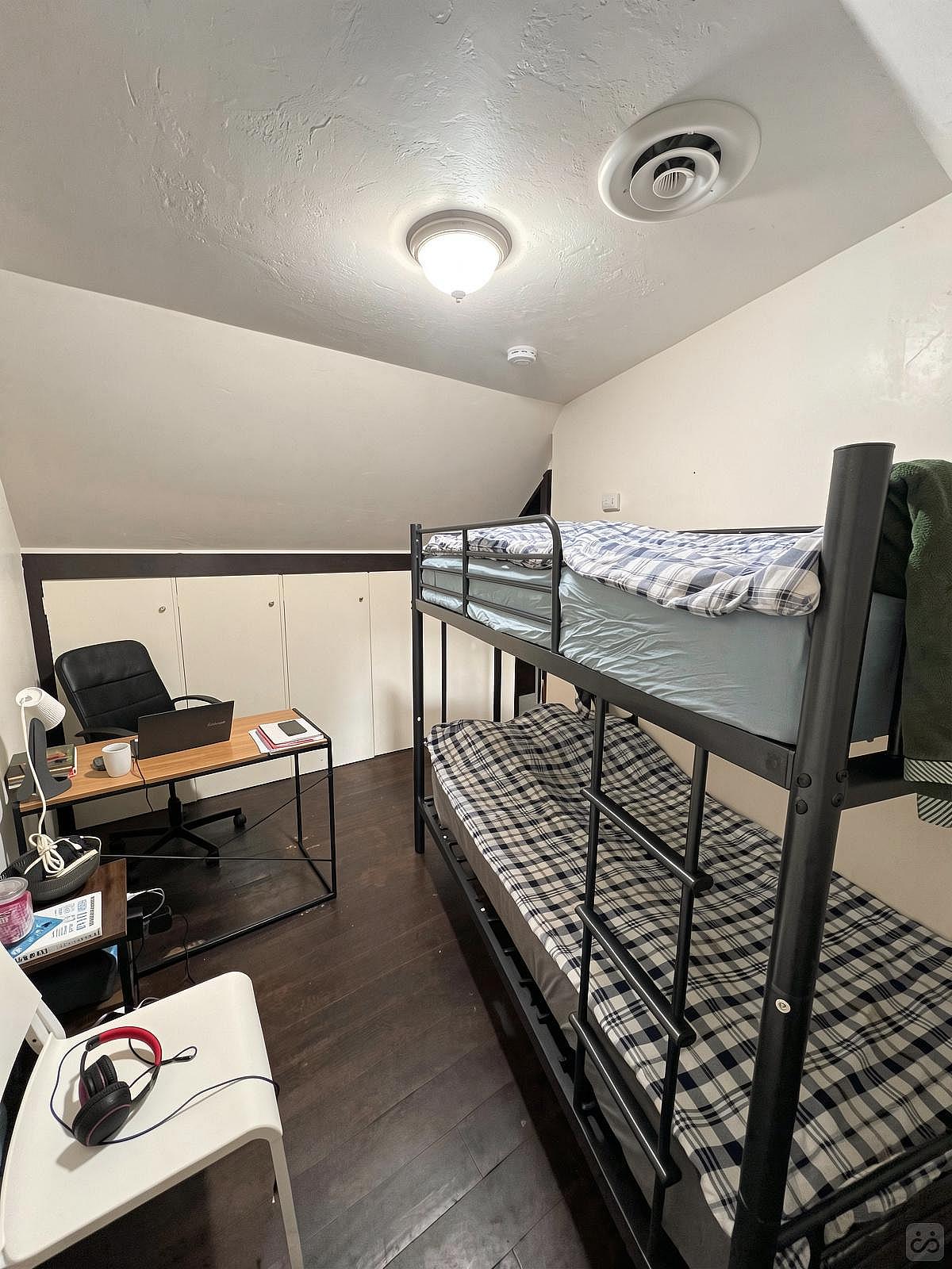  Bed In A 2-Bed Mixed Gender Room  -  Traditional Stylish House w/ Workspaces + Outdoor Space + Meeting room  - Gallery -  59