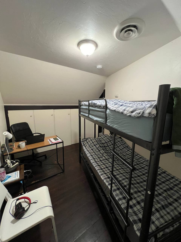  Bed In A 2-Bed Mixed Gender Room  -  Traditional Stylish House w/ Workspaces + Outdoor Space + Meeting room  - Gallery -  35