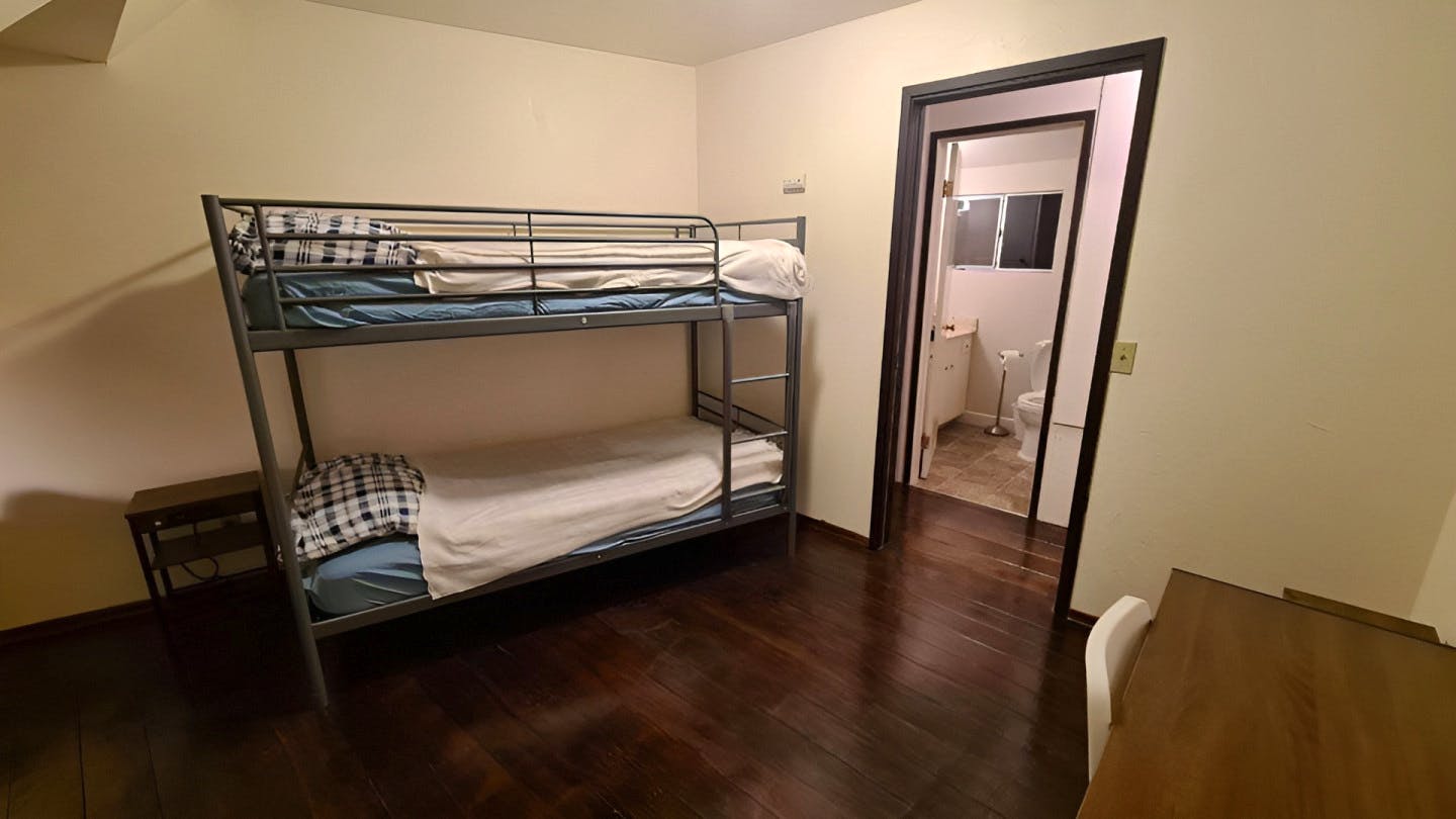  Bed In A 2-Bed Mixed Gender Room  -  Traditional Stylish House w/ Workspaces + Outdoor Space + Meeting room  - Gallery -  18