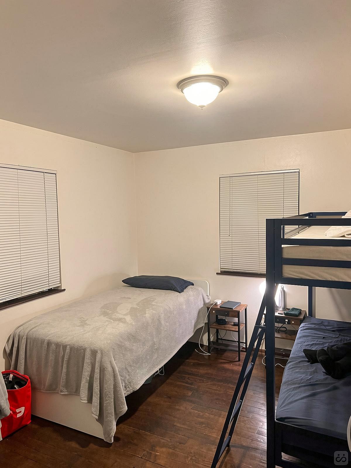  Bed In A 3-Bed Mixed Gender Room  -  Traditional Stylish House w/ Workspaces + Outdoor Space + Meeting room  - Gallery -  22