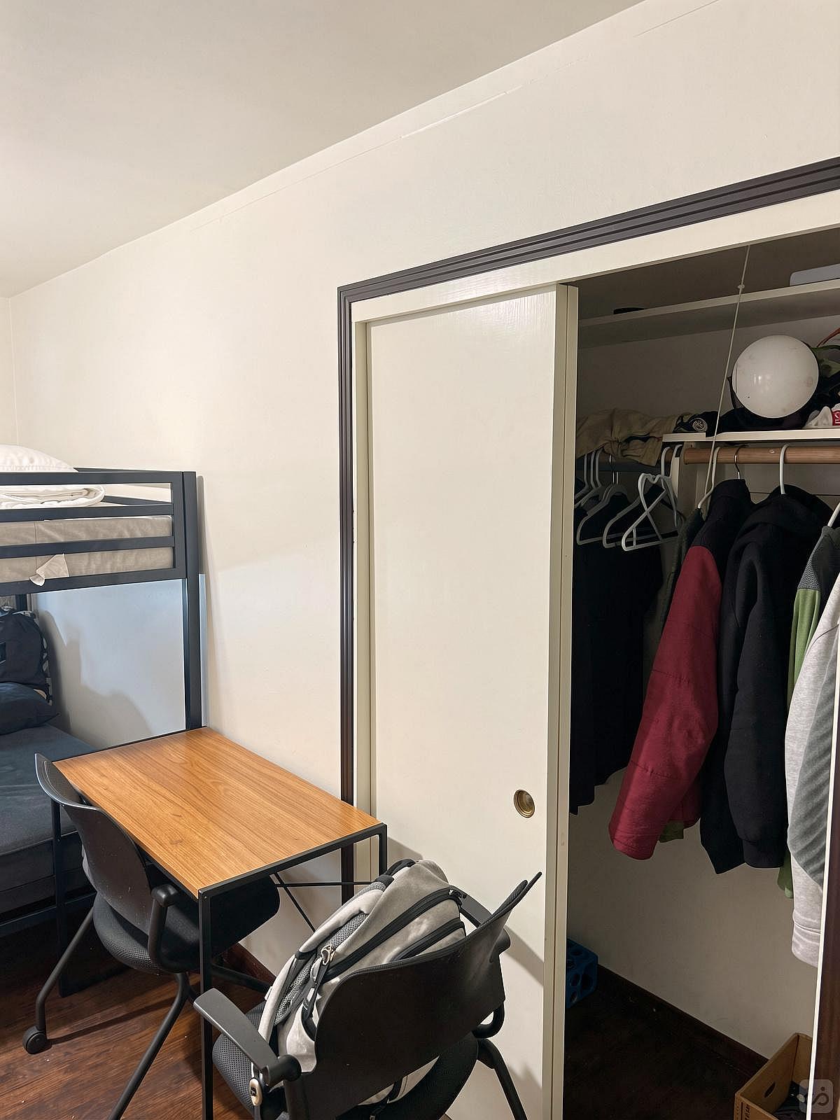  Bed In A 3-Bed Mixed Gender Room  -  Traditional Stylish House w/ Workspaces + Outdoor Space + Meeting room  - Gallery -  24