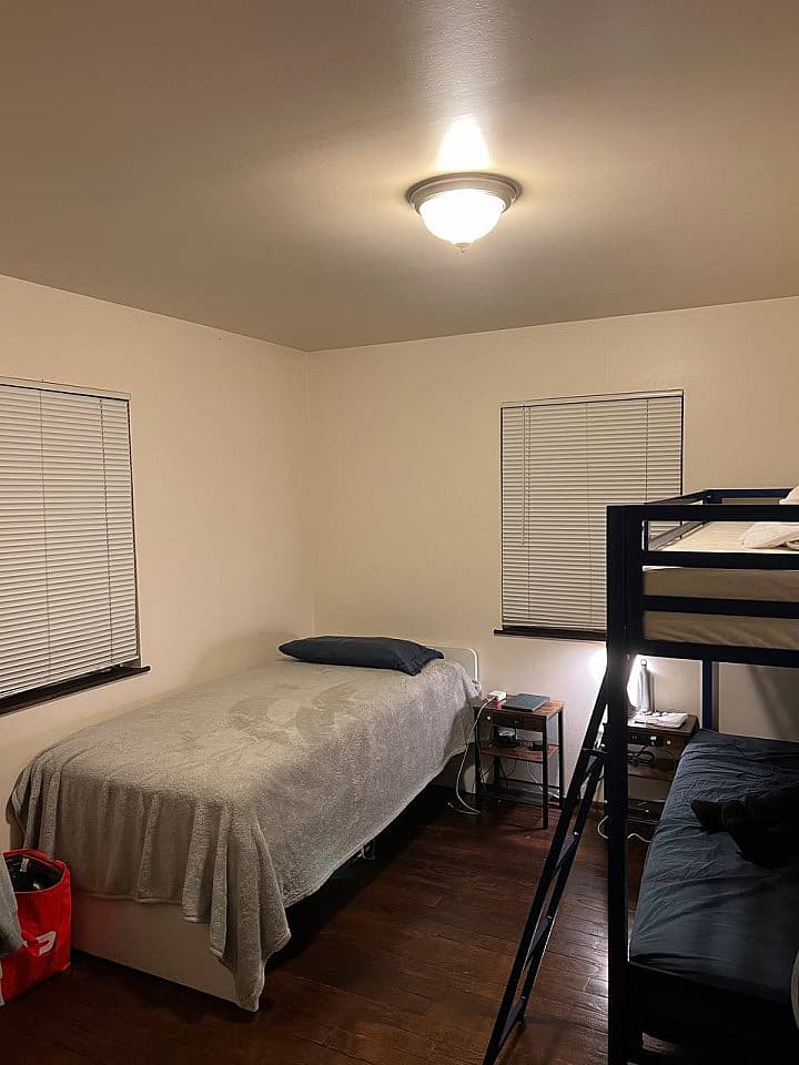  Bed In A 3-Bed Mixed Gender Room  -  Traditional Stylish House w/ Workspaces + Outdoor Space + Meeting room  - Gallery -  18