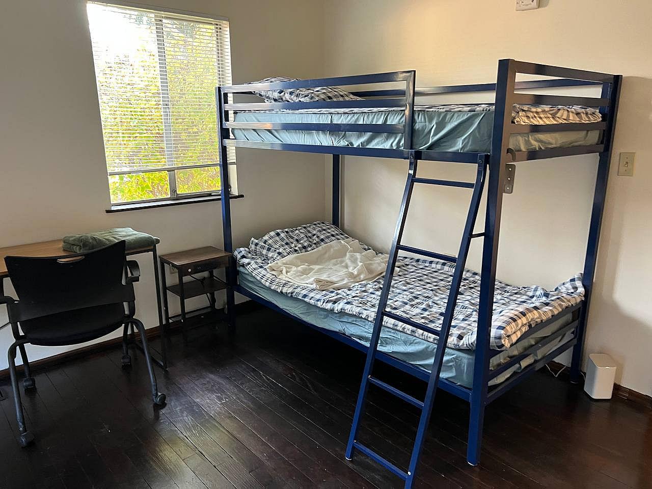  Bed In A 4-Bed Gender Separated Room  -  Traditional Stylish House w/ Workspaces + Outdoor Space + Meeting room  - Gallery -  20