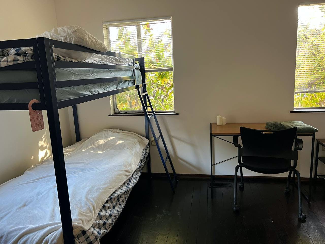  Bed In A 4-Bed Gender Separated Room  -  Traditional Stylish House w/ Workspaces + Outdoor Space + Meeting room  - Gallery -  3