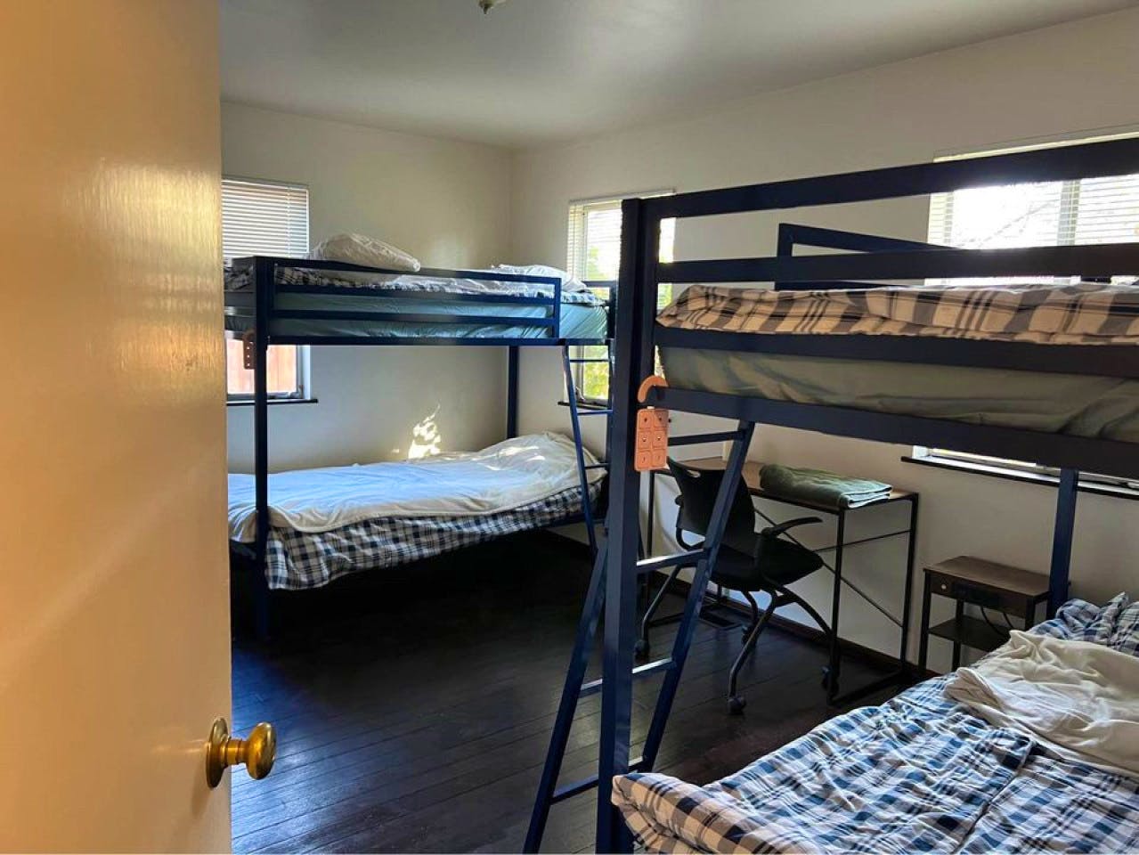  Bed In A 4-Bed Gender Separated Room  -  Traditional Stylish House w/ Workspaces + Outdoor Space + Meeting room  - Gallery -  5