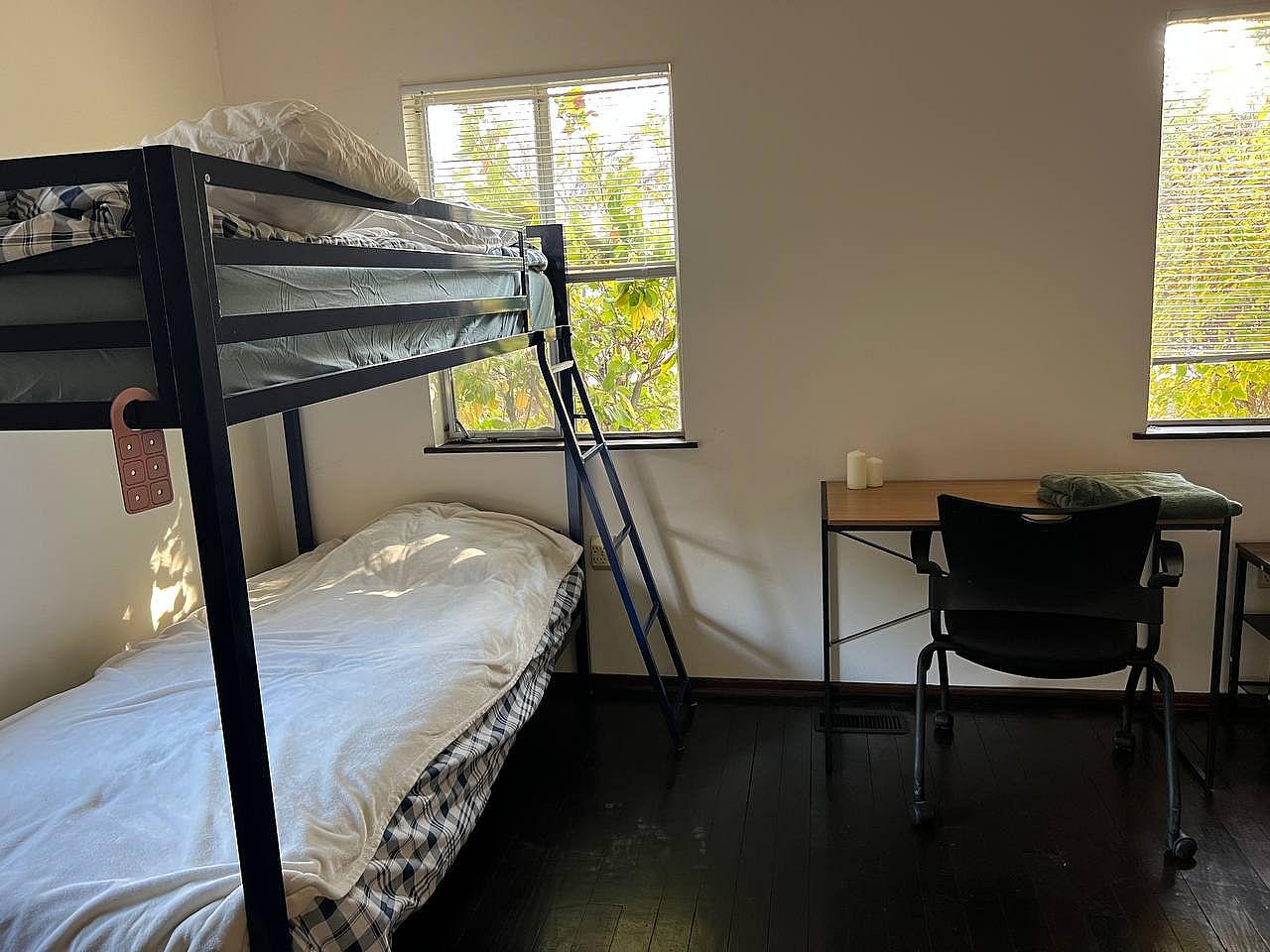  Bed In A 4-Bed Gender Separated Room  -  Traditional Stylish House w/ Workspaces + Outdoor Space + Meeting room  - Gallery -  15
