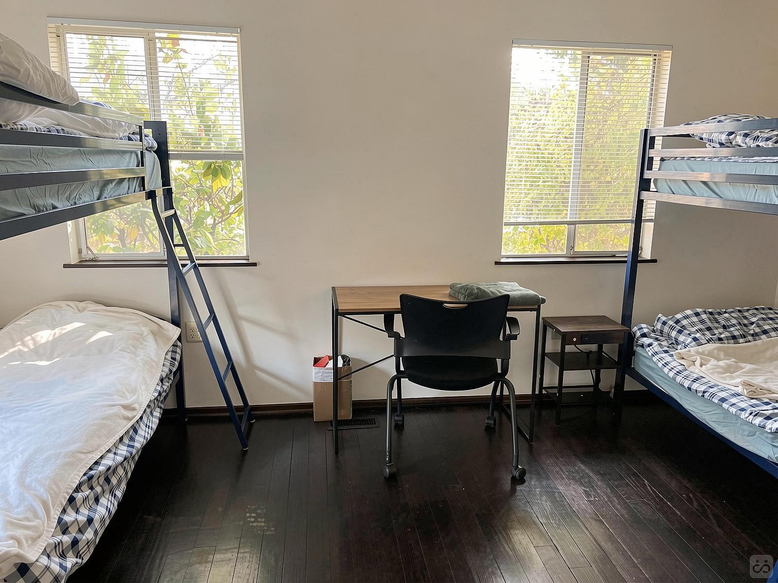  Bed In A 4-Bed Gender Separated Room  -  Traditional Stylish House w/ Workspaces + Outdoor Space + Meeting room  - Gallery -  22