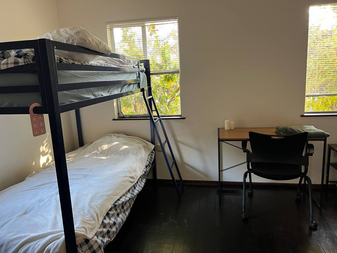  Bed In A 4-Bed Gender Separated Room  -  Traditional Stylish House w/ Workspaces + Outdoor Space + Meeting room  - Gallery -  11