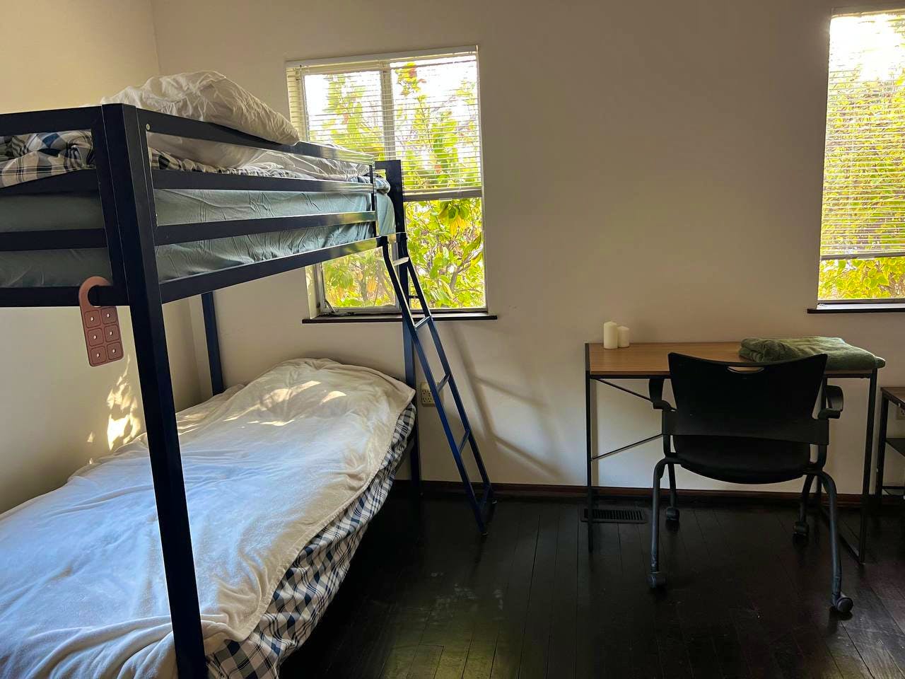  Bed In A 4-Bed Gender Separated Room  -  Traditional Stylish House w/ Workspaces + Outdoor Space + Meeting room  - Gallery -  7