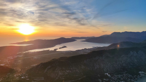 Stunning Country House w/ Workspace + Terrace