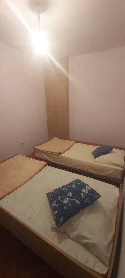  Bed In A 4-Bed Mixed Gender Room  -  Stunning Country House w/ Workspace + Terrace  - Gallery -  15