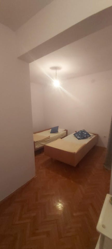  Bed In A 4-Bed Mixed Gender Room  -  Stunning Country House w/ Workspace + Terrace  - Gallery -  14