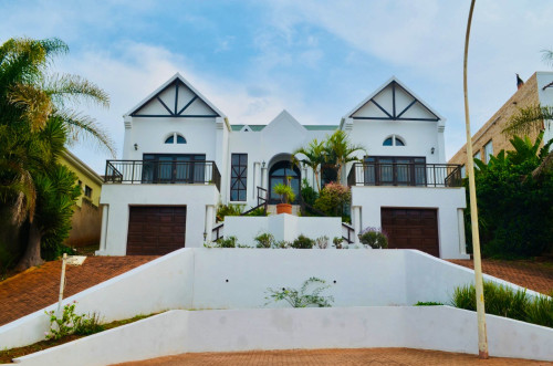 Modern Beach House w/ Workspaces + Ocean Views