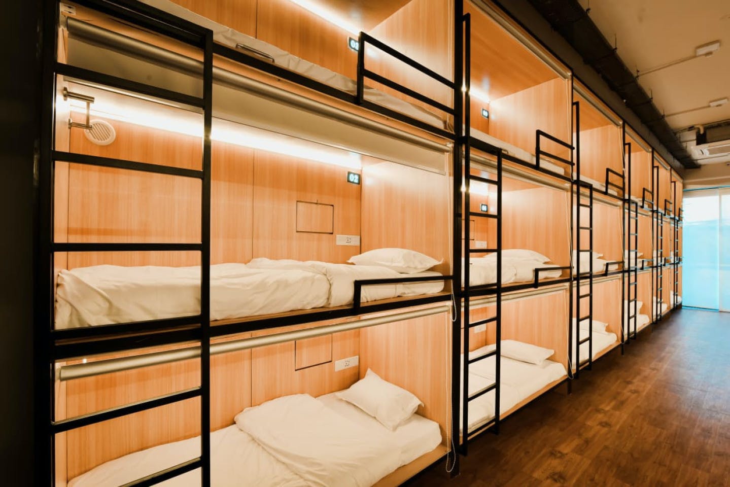  Premium Bunks -Lower  -  Bright Vibrant House w/ Outdoor Spaces  - Gallery -  4