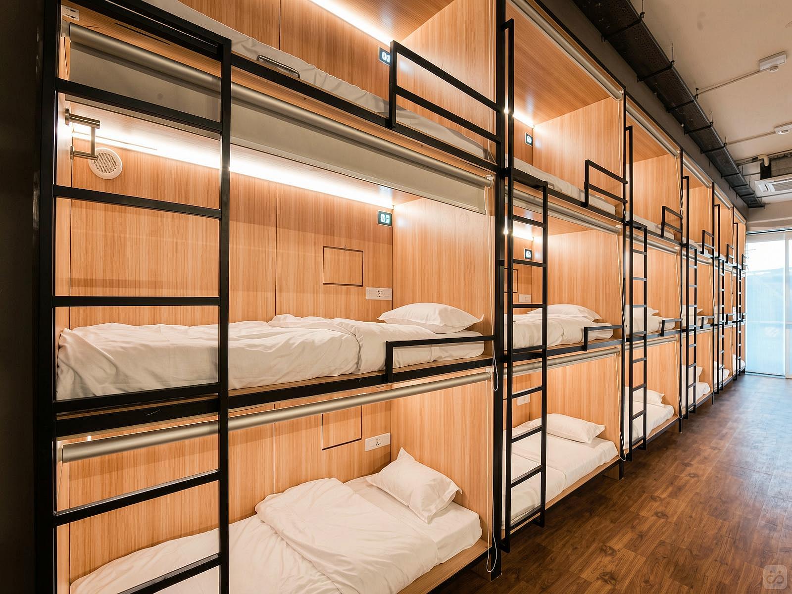  Premuim Bunks -Upper  -  Bright Vibrant House w/ Outdoor Spaces  - Gallery -  24