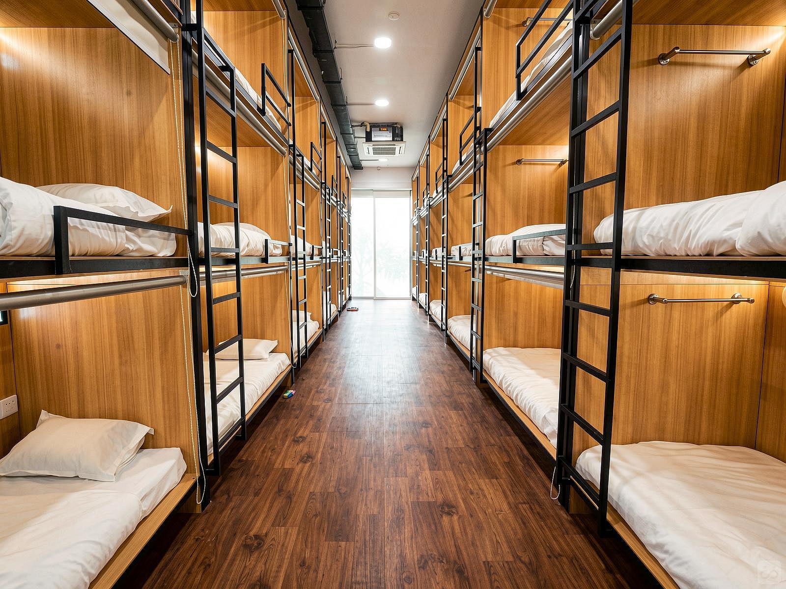  Premuim Bunks -Upper  -  Bright Vibrant House w/ Outdoor Spaces  - Gallery -  23
