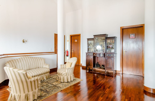 Bright Apt. w/ Coworking + Terrace