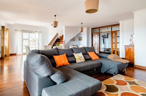 Bright Apt. w/ Coworking + Terrace