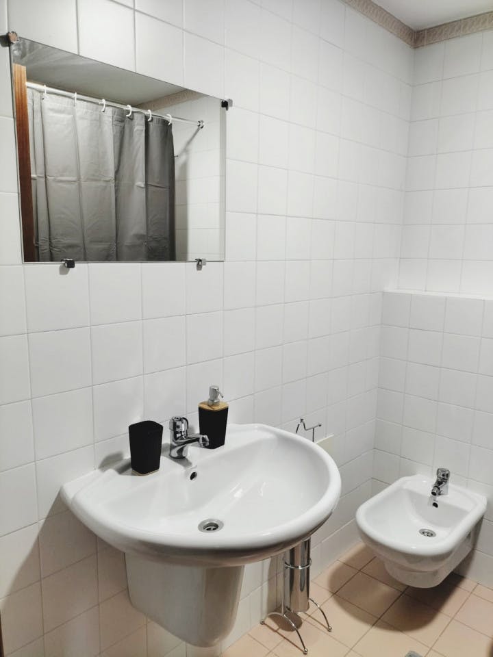  Private Room With Wc  -  Bright Apt. w/ Coworking + Terrace  - Gallery -  7