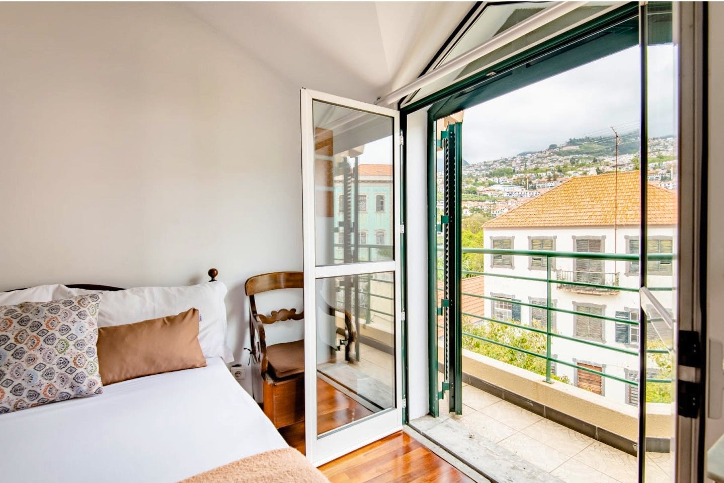  Private Room With Shared Wc  -  Bright Apt. w/ Coworking + Terrace  - Gallery -  10