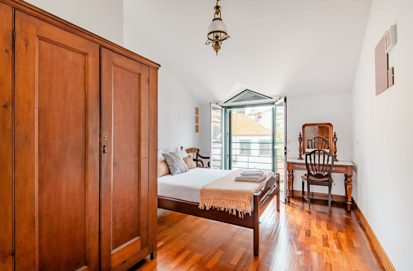  Private Room With Shared Wc  -  Bright Apt. w/ Coworking + Terrace  - Gallery -  9