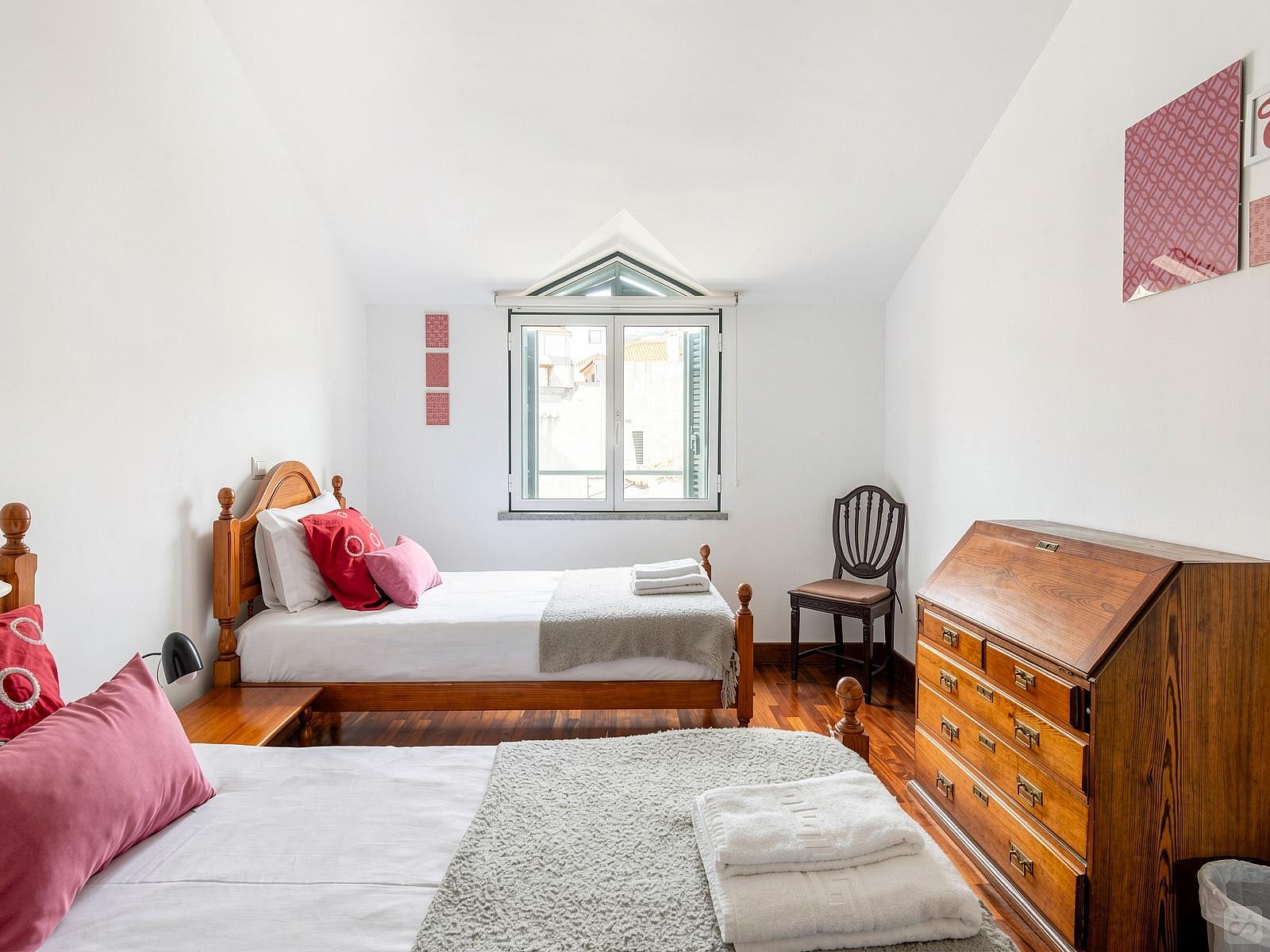 Private Room With Private Out-Suite Bathroom  -  Bright Apt. w/ Coworking + Terrace  - Gallery -  57
