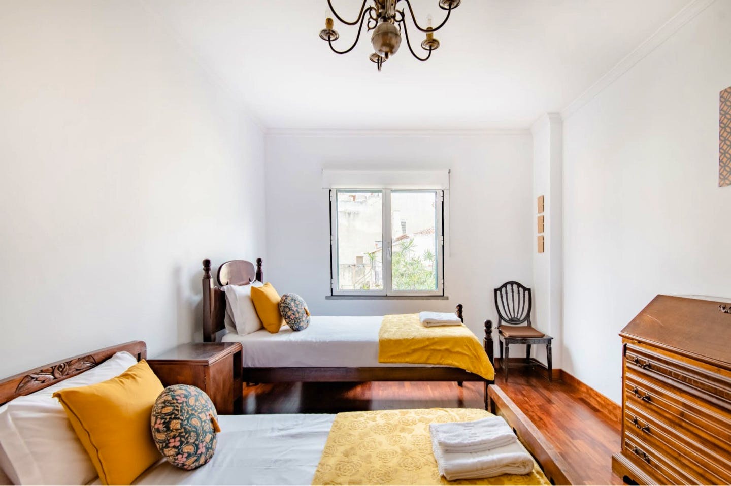  Private Room With Private Out-Suite Bathroom  -  Bright Apt. w/ Coworking + Terrace  - Gallery -  11