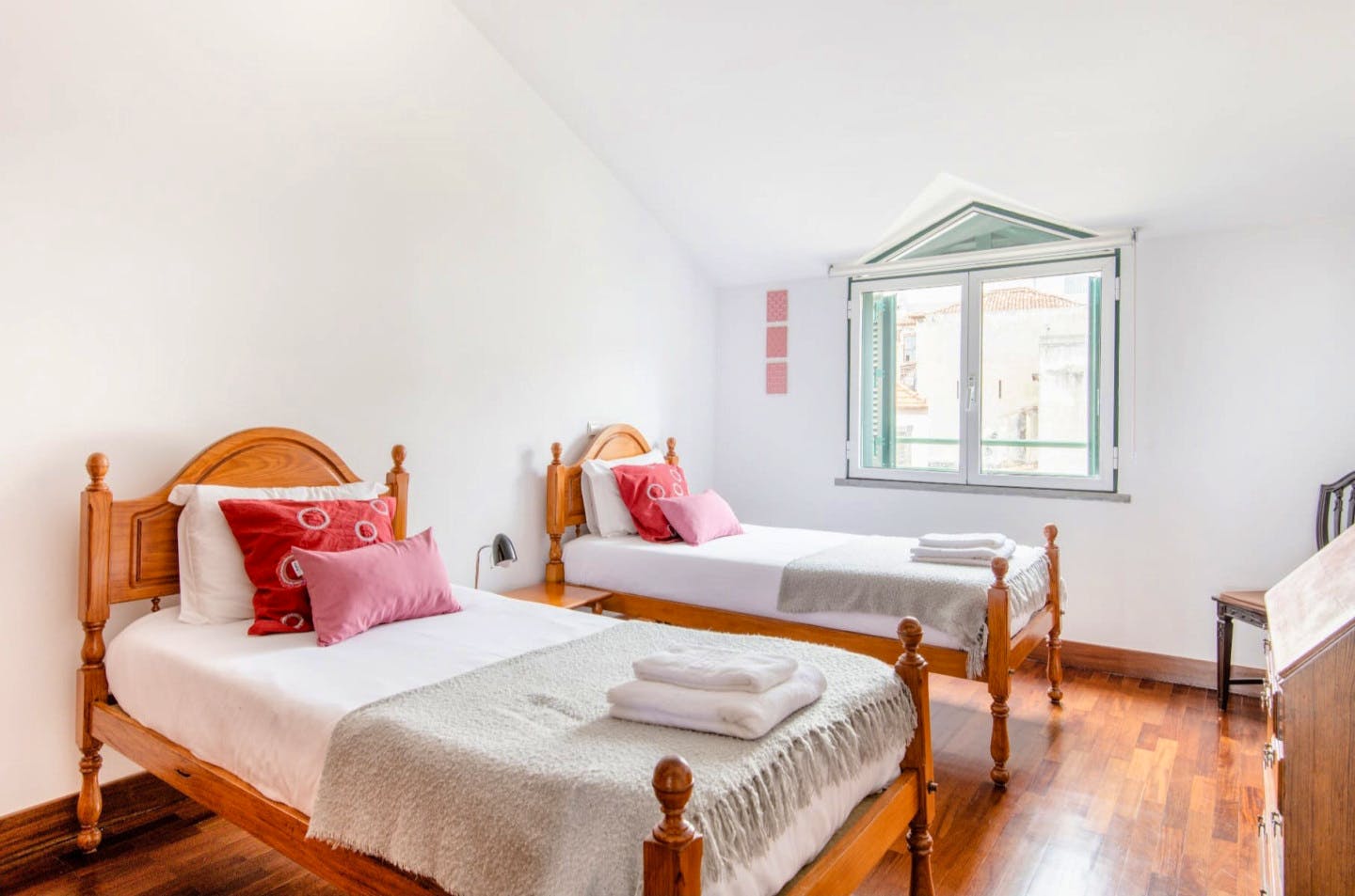  Private Room With Private Out-Suite Bathroom  -  Bright Apt. w/ Coworking + Terrace  - Gallery -  20