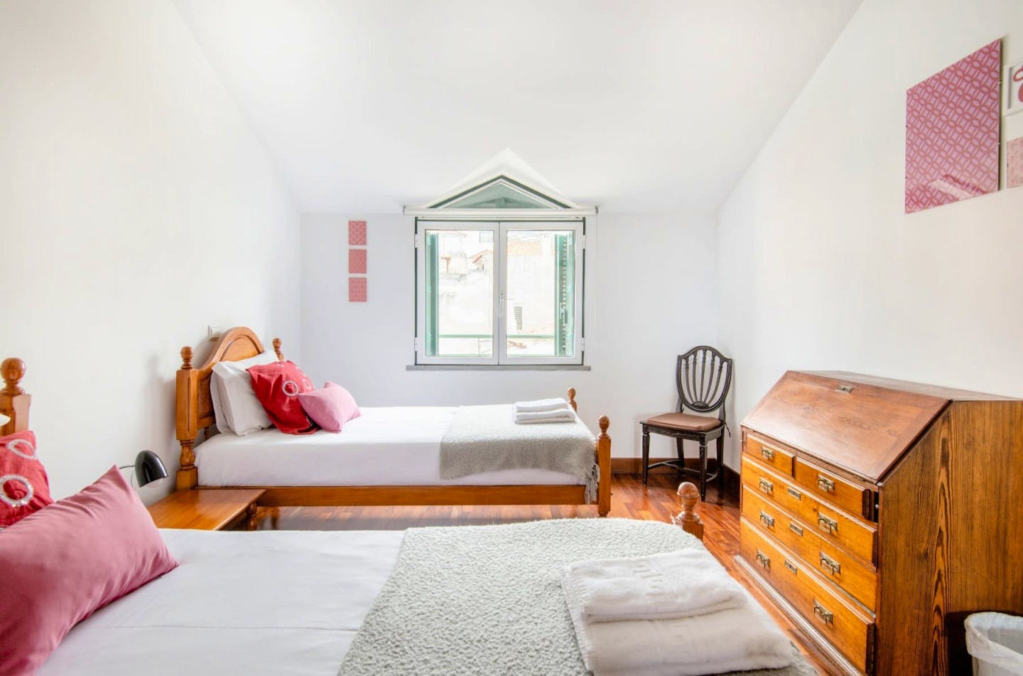  Private Room With Private Out-Suite Bathroom  -  Bright Apt. w/ Coworking + Terrace  - Gallery -  17
