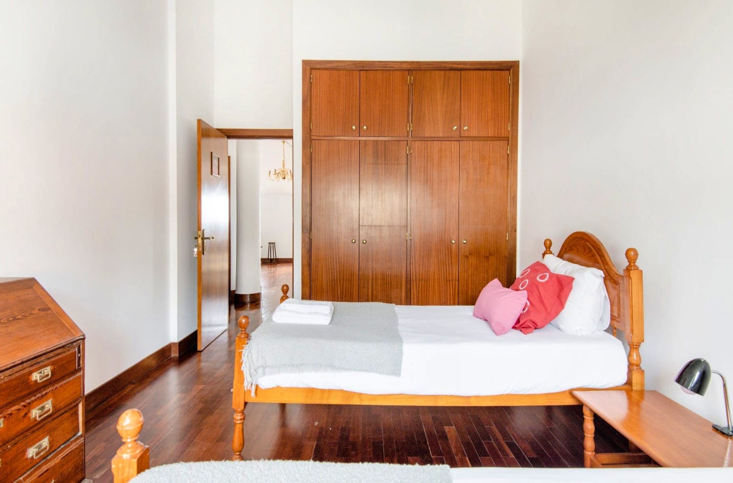  Private Room With Private Out-Suite Bathroom  -  Bright Apt. w/ Coworking + Terrace  - Gallery -  19